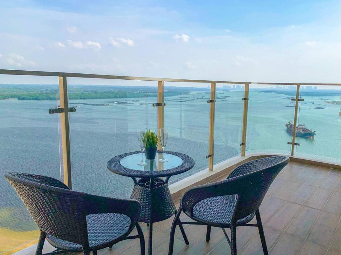 Aparthotel Country Garden Danga Bay @ Uha Johor Bahru Esterno foto